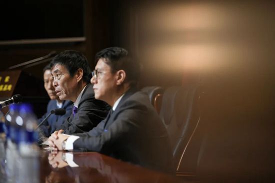 v与子敌伦刺激对白播放